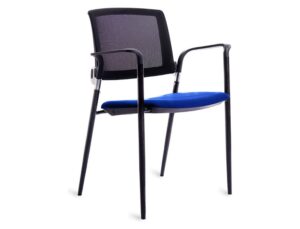 Cadeira rocada confidente bracos fixos estrutura metalica assento tecido anti fogo azul encosto malha 530x600x830 mm